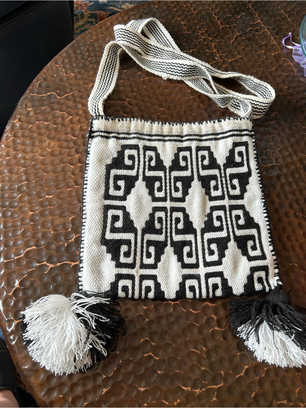 Handwoven Black and White Geometric Crossbody Bag- Mexican handicraft